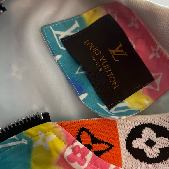 Unique and exclusive LV wind breaker jacket - Picture 3 of 5